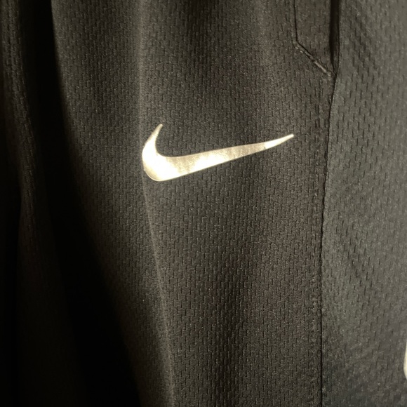 Black and white Nike basketball shorts. Kids size XL. - Picture 4 of 5